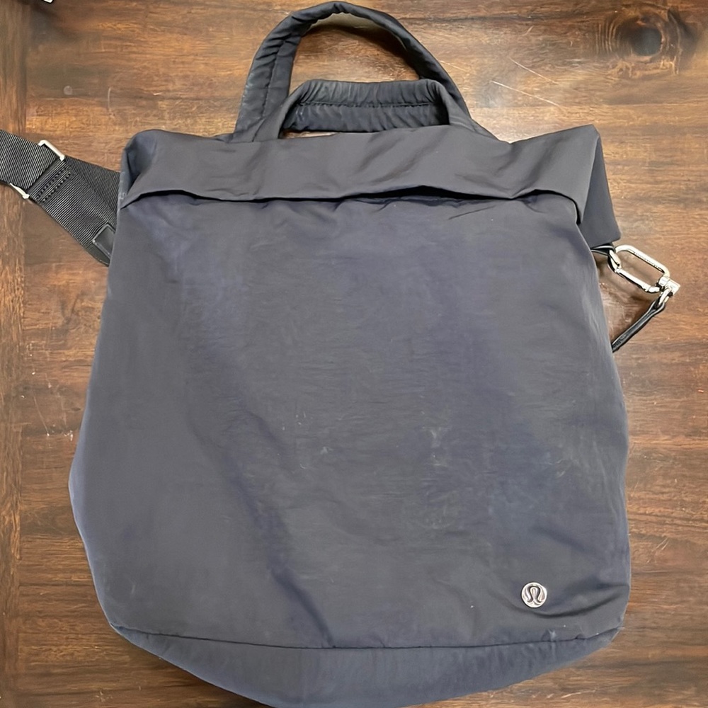 Lululemon bag.